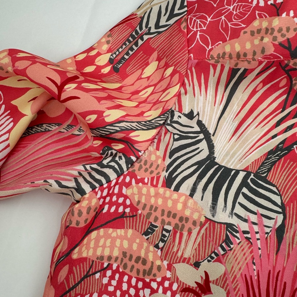 J Mc Laughlin Darcey Silk Button Up Shirt W/ Animal Print Sz S - Picture 13 of 14